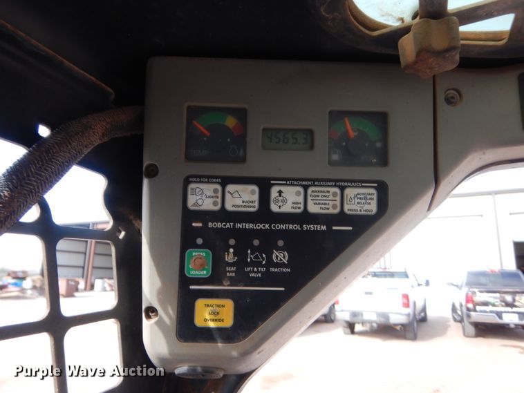 image for item HG9670 2007 Bobcat S250  skid steer loader