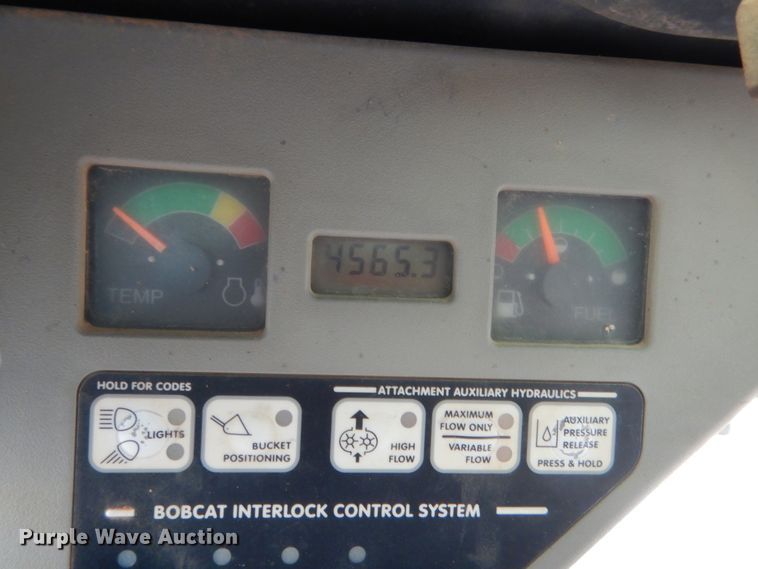 image for item HG9670 2007 Bobcat S250  skid steer loader