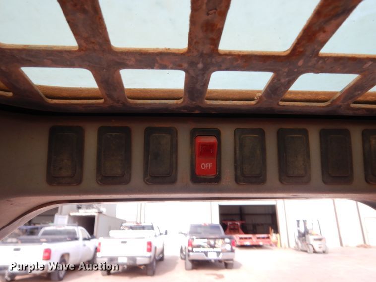 image for item HG9670 2007 Bobcat S250  skid steer loader