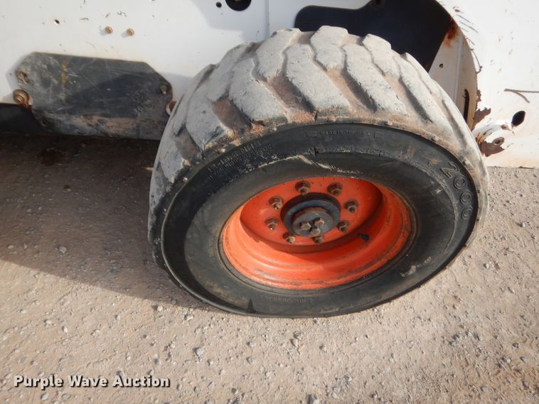 image for item HG9670 2007 Bobcat S250  skid steer loader