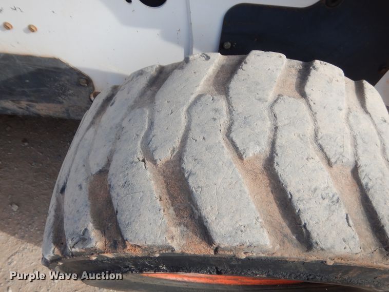 image for item HG9670 2007 Bobcat S250  skid steer loader