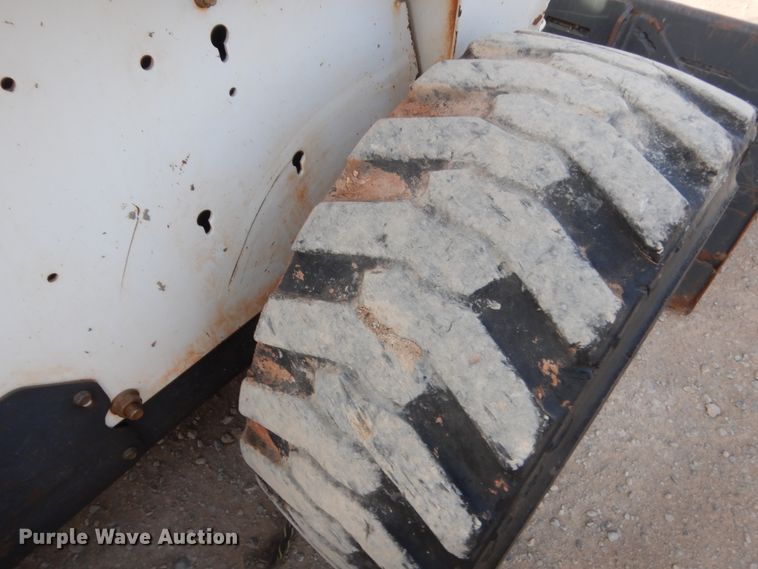 image for item HG9670 2007 Bobcat S250  skid steer loader