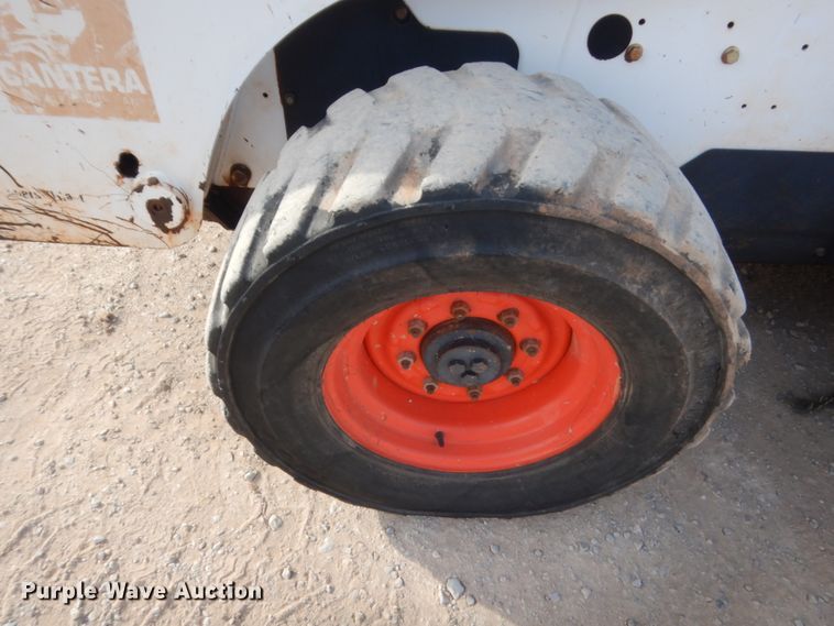 image for item HG9670 2007 Bobcat S250  skid steer loader