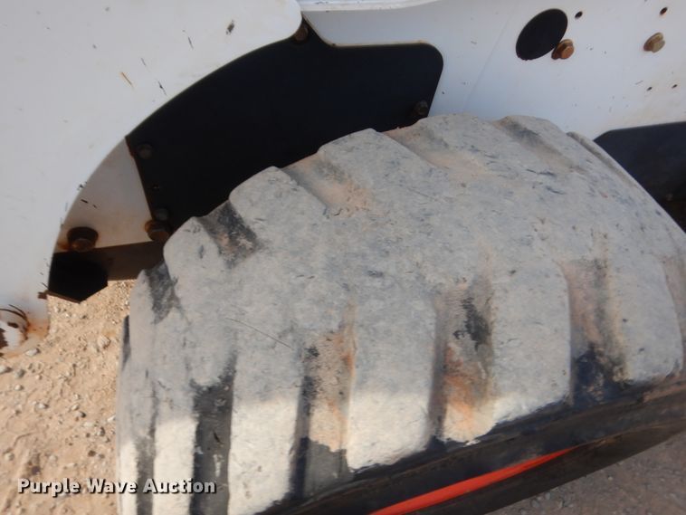 image for item HG9670 2007 Bobcat S250  skid steer loader