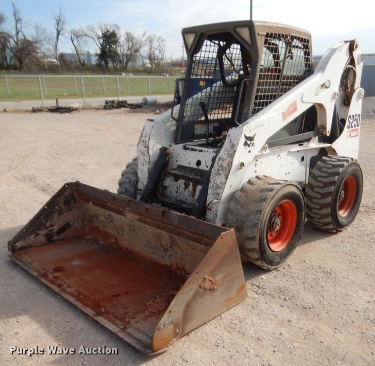 image for item HG9671 2006 Bobcat S250  skid steer loader