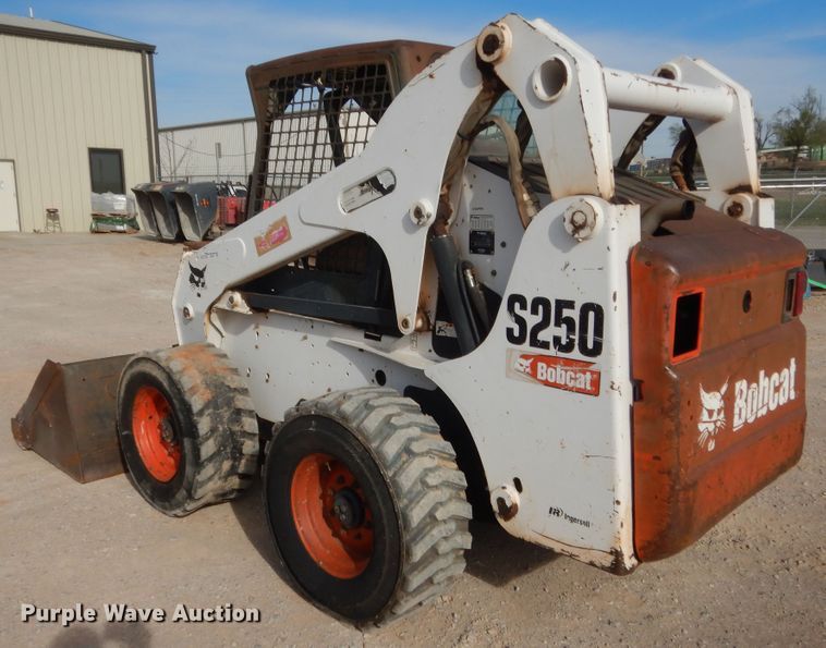 image for item HG9671 2006 Bobcat S250  skid steer loader