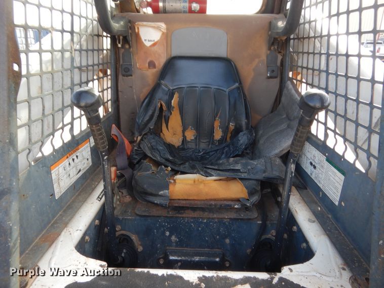 image for item HG9671 2006 Bobcat S250  skid steer loader