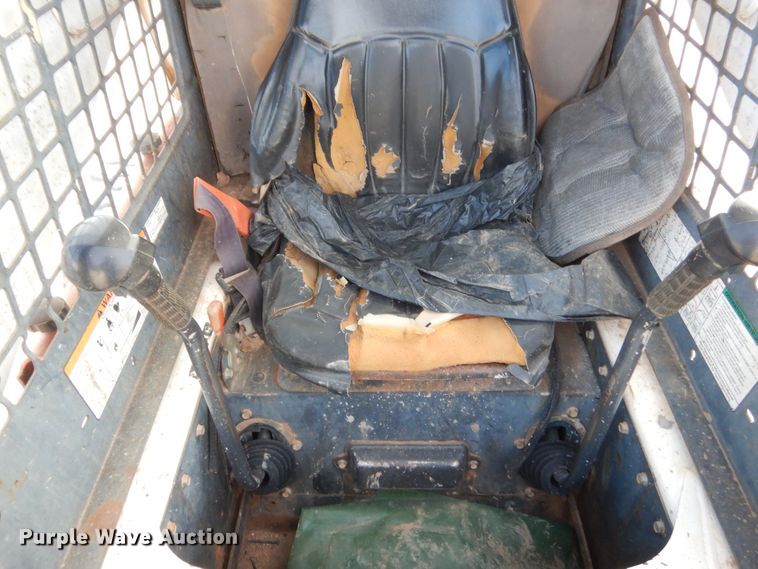 image for item HG9671 2006 Bobcat S250  skid steer loader