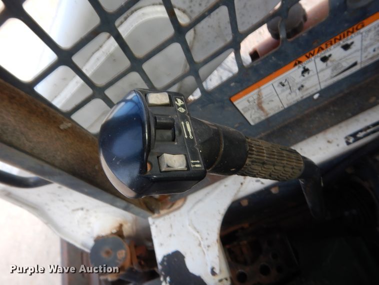 image for item HG9671 2006 Bobcat S250  skid steer loader