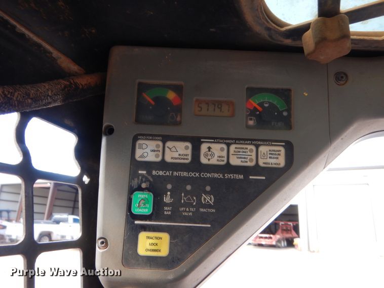 image for item HG9671 2006 Bobcat S250  skid steer loader