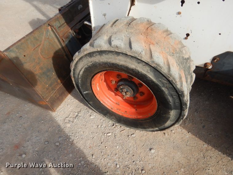 image for item HG9671 2006 Bobcat S250  skid steer loader