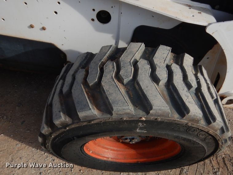 image for item HG9671 2006 Bobcat S250  skid steer loader