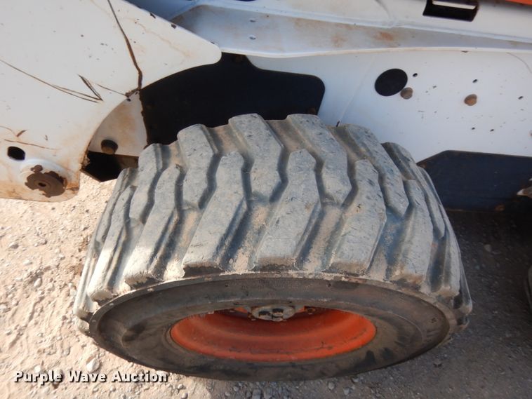 image for item HG9671 2006 Bobcat S250  skid steer loader