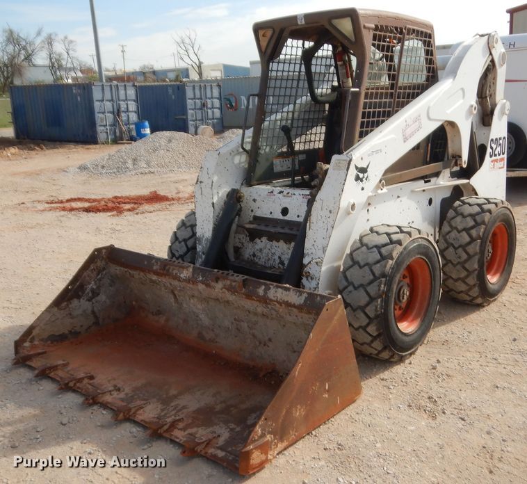 image for item HG9673 2007 Bobcat S250  skid steer loader