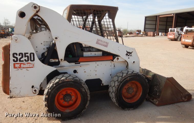 image for item HG9673 2007 Bobcat S250  skid steer loader