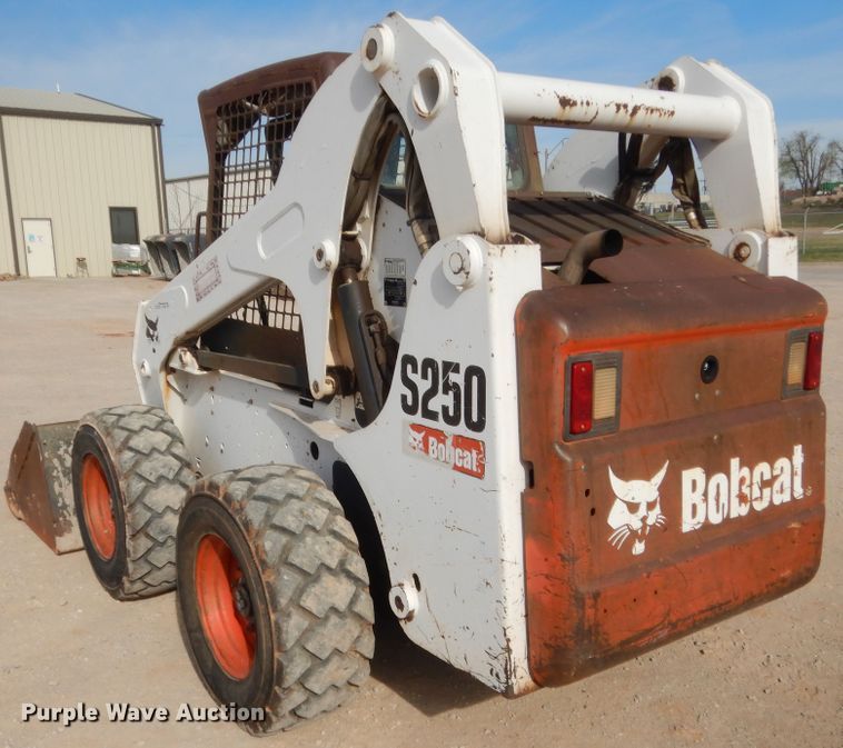image for item HG9673 2007 Bobcat S250  skid steer loader