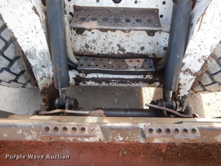 image for item HG9673 2007 Bobcat S250  skid steer loader