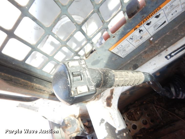 image for item HG9673 2007 Bobcat S250  skid steer loader