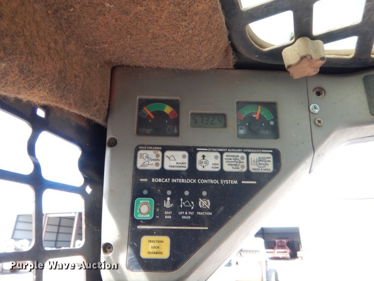 image for item HG9673 2007 Bobcat S250  skid steer loader