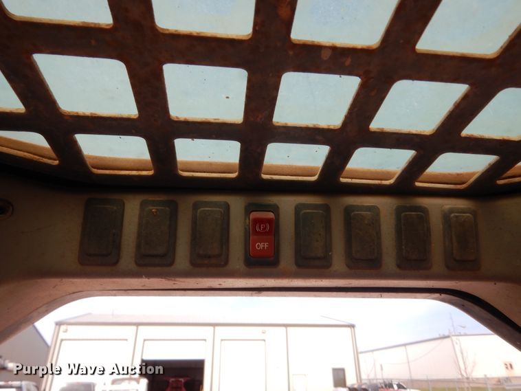 image for item HG9673 2007 Bobcat S250  skid steer loader