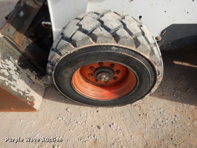 image for item HG9673 2007 Bobcat S250  skid steer loader