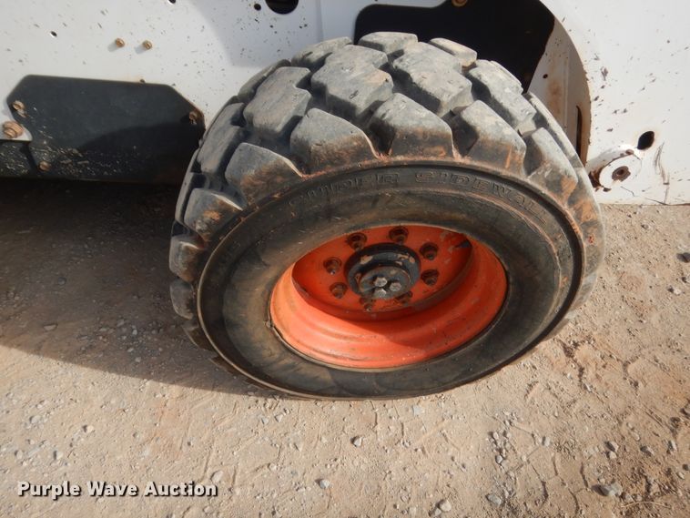 image for item HG9673 2007 Bobcat S250  skid steer loader