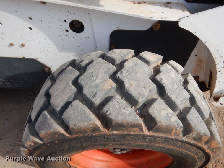 image for item HG9673 2007 Bobcat S250  skid steer loader