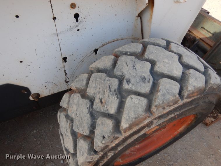 image for item HG9673 2007 Bobcat S250  skid steer loader