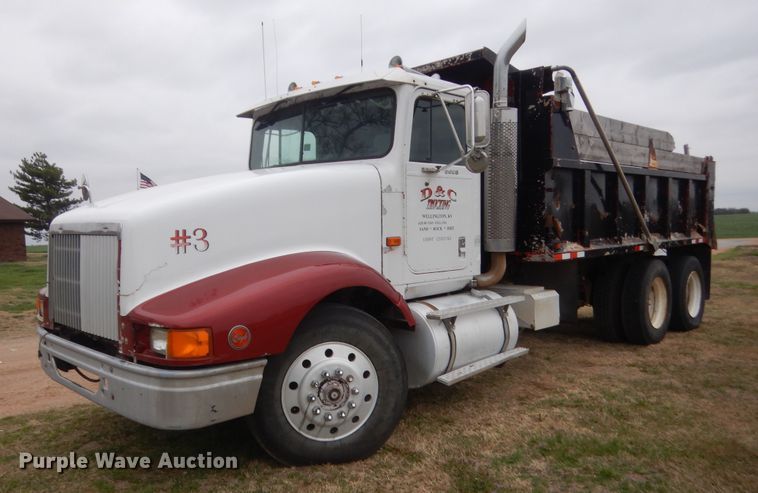 image for item HG9704 1991 International 9400  dump truck
