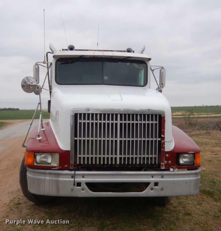 image for item HG9704 1991 International 9400  dump truck