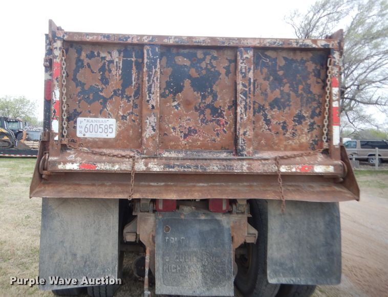 image for item HG9704 1991 International 9400  dump truck