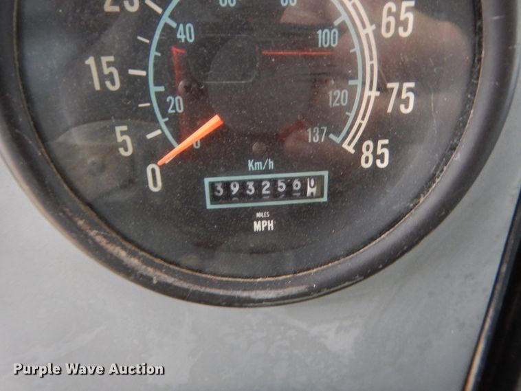 image for item HG9704 1991 International 9400  dump truck