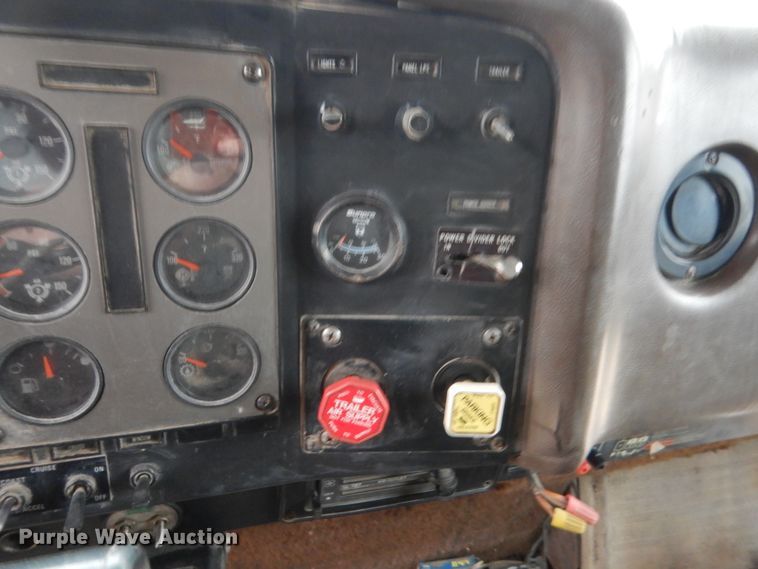 image for item HG9704 1991 International 9400  dump truck