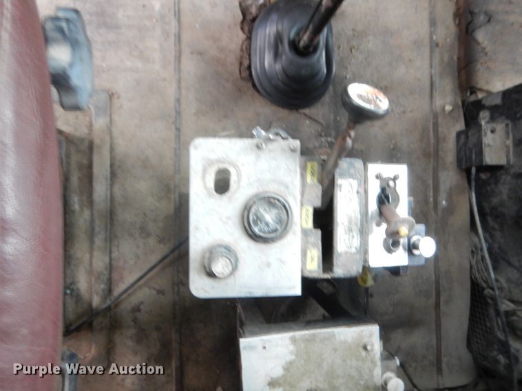 image for item HG9704 1991 International 9400  dump truck