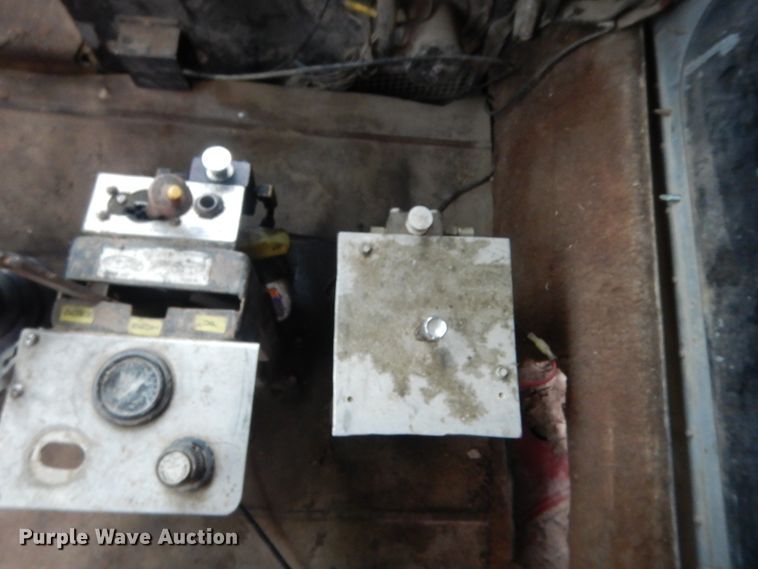 image for item HG9704 1991 International 9400  dump truck