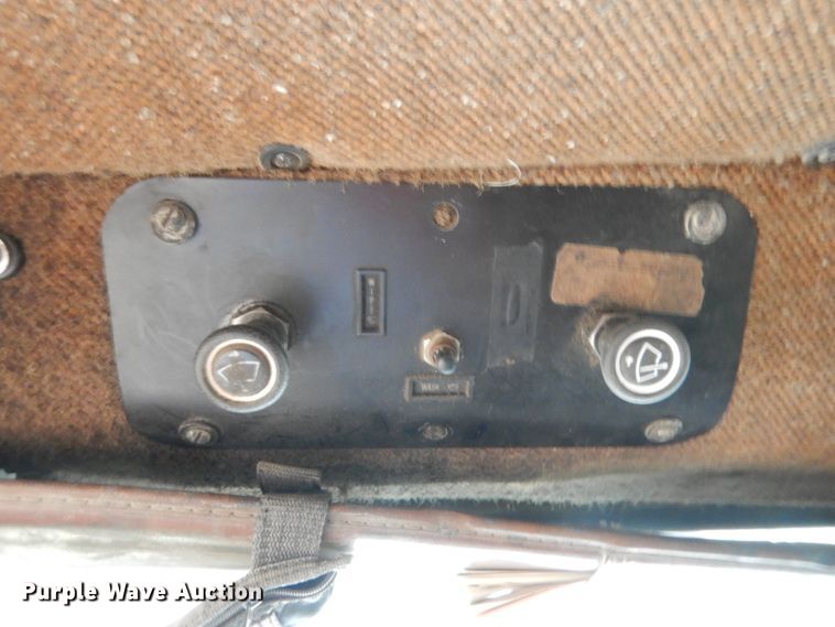 image for item HG9704 1991 International 9400  dump truck