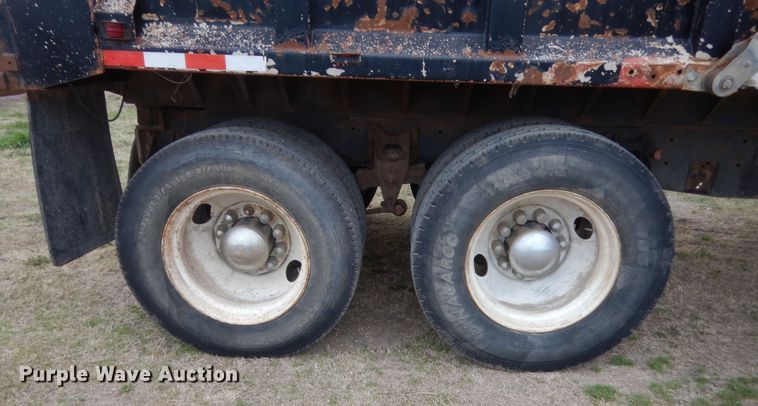 image for item HG9704 1991 International 9400  dump truck
