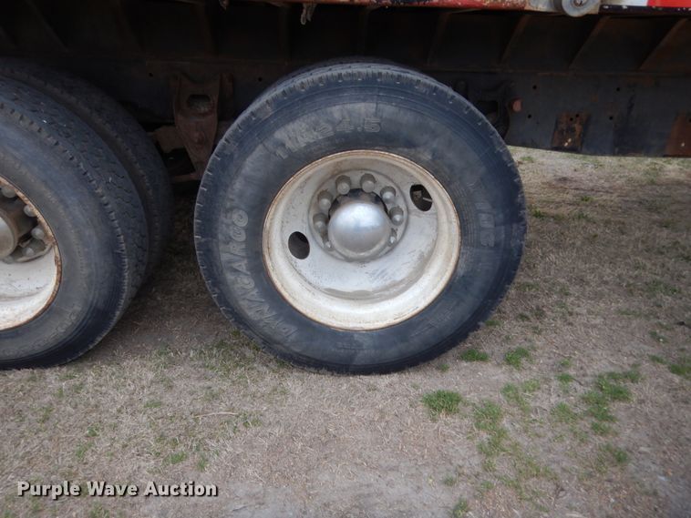 image for item HG9704 1991 International 9400  dump truck