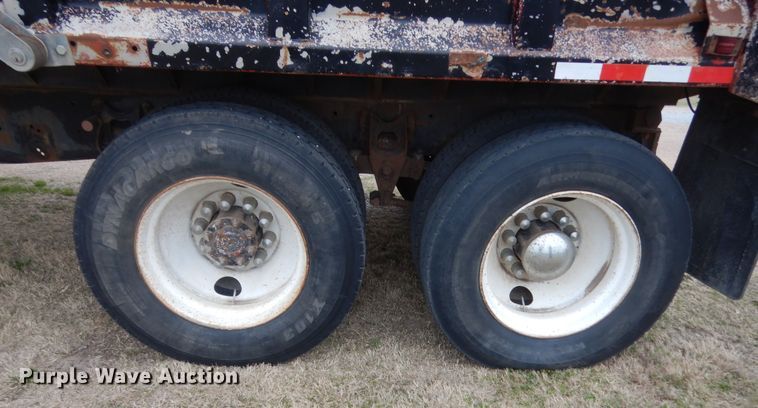 image for item HG9704 1991 International 9400  dump truck