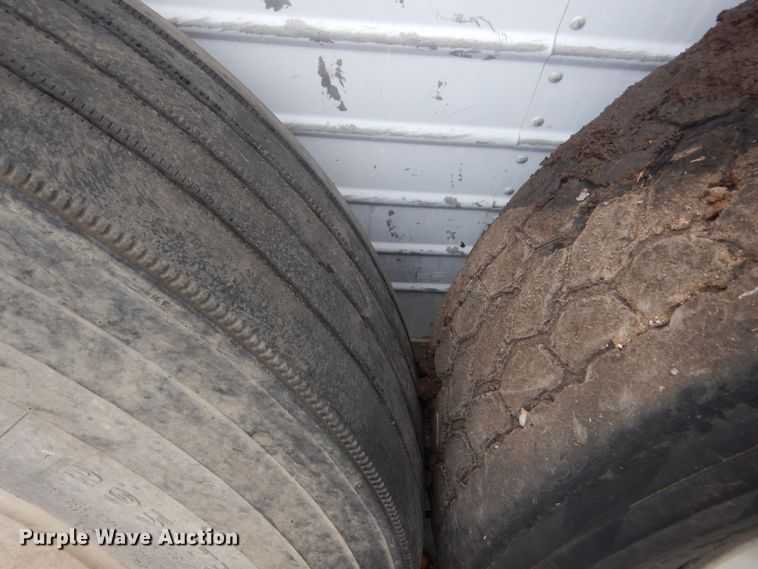 image for item HG9704 1991 International 9400  dump truck