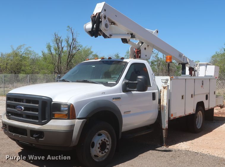 image for item HK9655 2006 Ford F550 Super Duty XL  bucket truck