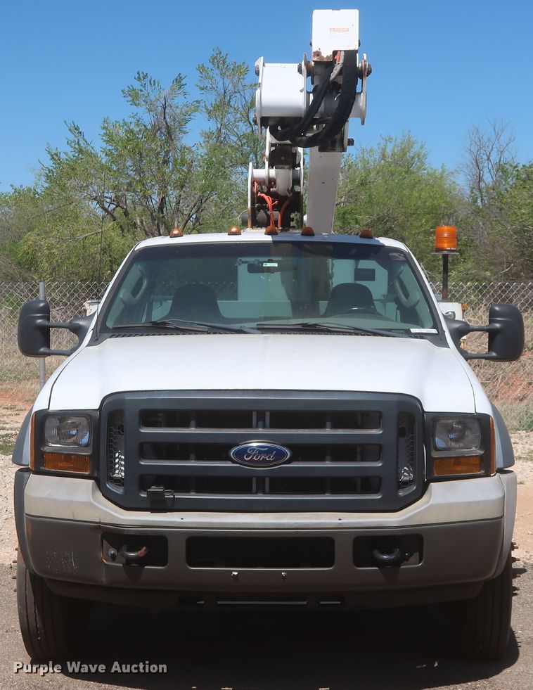 image for item HK9655 2006 Ford F550 Super Duty XL  bucket truck