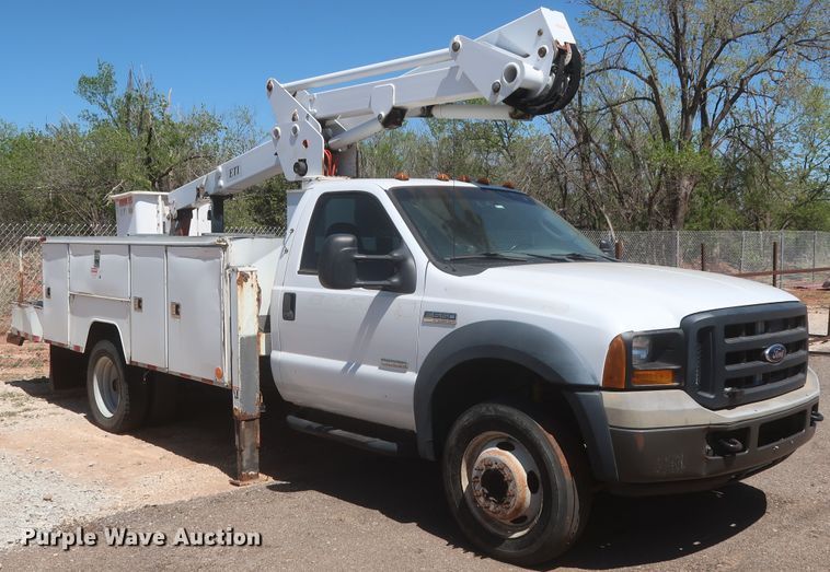 image for item HK9655 2006 Ford F550 Super Duty XL  bucket truck