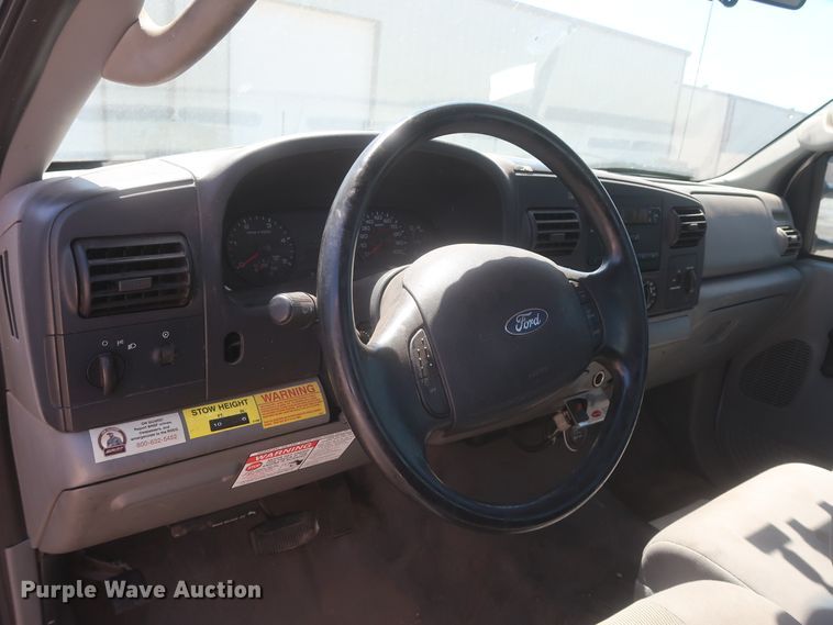 image for item HK9655 2006 Ford F550 Super Duty XL  bucket truck