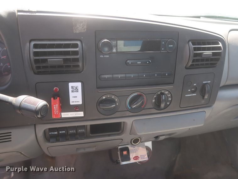 image for item HK9655 2006 Ford F550 Super Duty XL  bucket truck