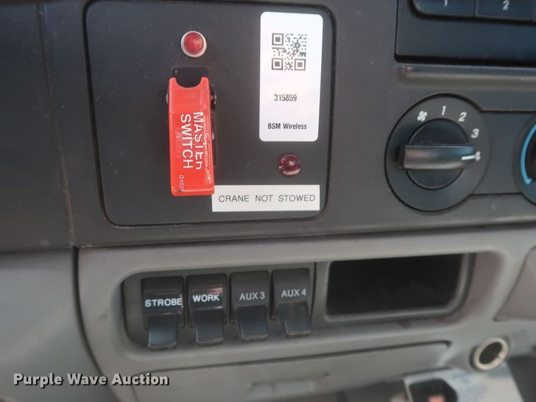 image for item HK9655 2006 Ford F550 Super Duty XL  bucket truck