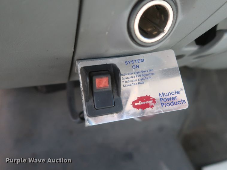 image for item HK9655 2006 Ford F550 Super Duty XL  bucket truck