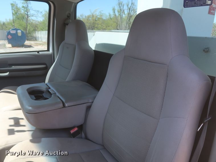 image for item HK9655 2006 Ford F550 Super Duty XL  bucket truck