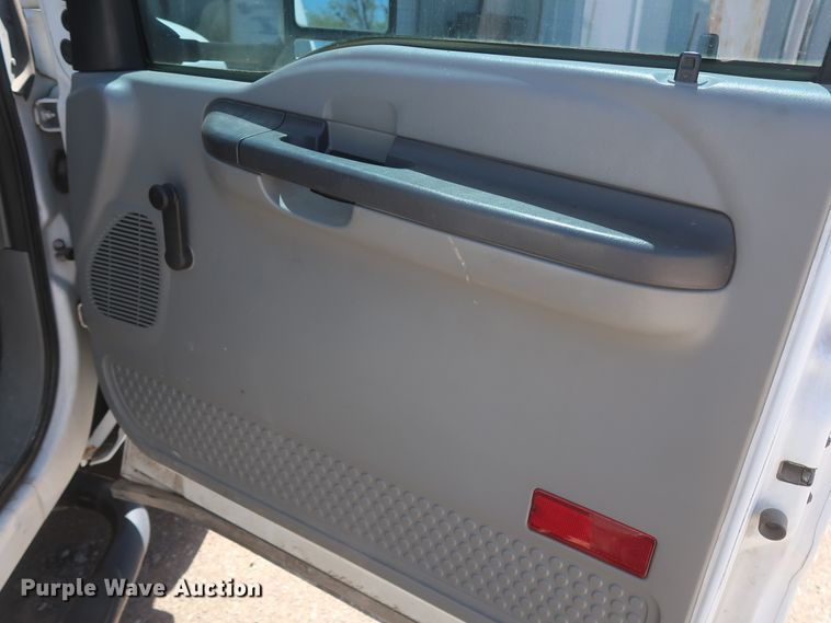 image for item HK9655 2006 Ford F550 Super Duty XL  bucket truck