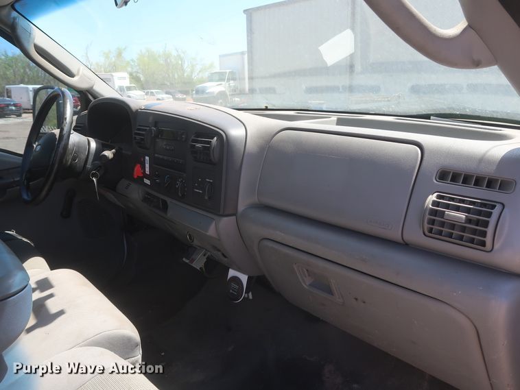 image for item HK9655 2006 Ford F550 Super Duty XL  bucket truck